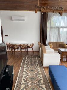 MASAL 106 DAĞ MANZARALI Oda