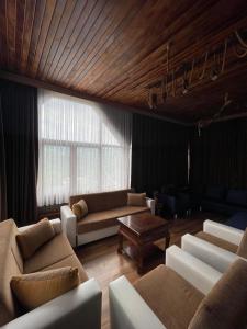 MASAL 106 DAĞ MANZARALI Oda