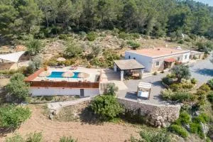 Casa Can Lluc con piscina, jardín y vista al campo - Sant Miquel de Balansat