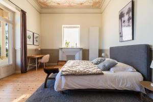 Villas Magnifique Villa d-epoque vue mer, plage a 12 min a pieds : photos des chambres