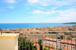 Villas Magnifique Villa d-epoque vue mer, plage a 12 min a pieds : photos des chambres
