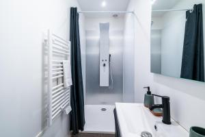 Appartements Mon Appart'hotel - Gare de Limoges - Appartement familial - Parking en supp : photos des chambres