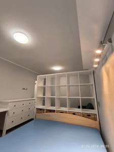 Vienistabas ērti mūsdienīgi un pilnīgi atjaunoti apartamenti