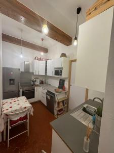 Cosy apartment Right in Cours Mirabeau