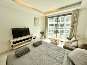 PREMIUM POOL VIEW Studio in Laguna Beach Resort 1