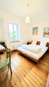 Maisons de vacances PN 84, Maison 4-6 personnes , jardin , plage et centre ville a 15 min a pied : photos des chambres