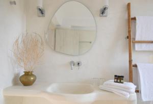 Tinos Portraits Ballos