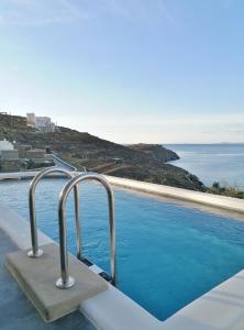 Tinos Portraits Ballos