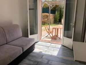 studio avec extérieur - Valaury