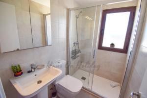 Casa Geranio, Frigiliana 2 bedroom apartment with amazing views, pool and free private parking HansOnHoliday Rentals