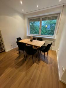 Quiet Family Apartment - 10 min to Center & Oktoberfest - Free Parking - near Nymphenburg Palace & Botanical garden