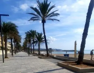 APARTAMENTO EN SEGUNDA LINEA DE MAR, WIFI & A.C - Cubelles