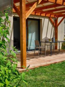 Maisons de vacances Le Logis d'Emeric avec paisible jardin Clos&Arbore : photos des chambres