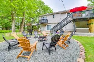 5 Mi to Lake Naomi Home with Hot Tub and Fire Pit - Long Pond