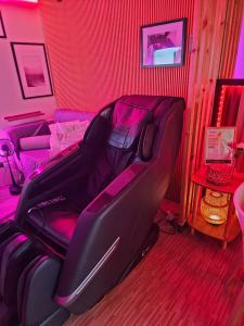 Dlighful Pads MassageChair FreeParking Bar Park Garden