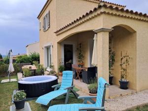 B&B / Chambres d'hotes Chambre hotes jacuzzi climatiseur provence : photos des chambres