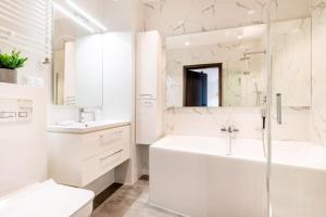 Port View - widok, 15m do jeziora, ogródek, parking podziemny, winda, Netflix i Prime