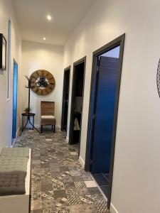 Appartements Chambre tout confort avec commodites espace repas wifi parking : photos des chambres