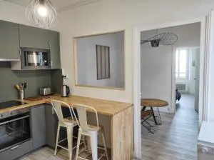 All shops available by foot - La Contrie