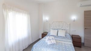 Villa Los Ruedos Riogordo by Ruralidays