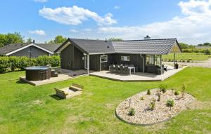 Nice Home In Sydals With Wifi