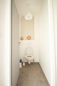 Maisons de vacances Maison St Brice Terrasse lits en 160 Confortable : photos des chambres