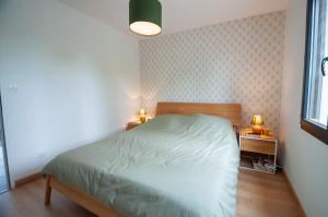 Maisons de vacances Maison St Brice Terrasse lits en 160 Confortable : photos des chambres