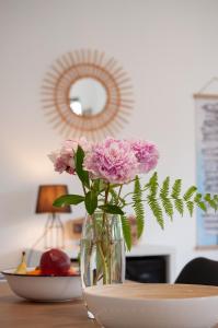 Maisons de vacances Maison St Brice Terrasse lits en 160 Confortable : photos des chambres