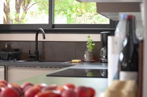 Maisons de vacances Maison St Brice Terrasse lits en 160 Confortable : photos des chambres