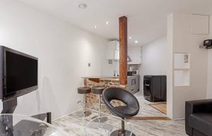 Modern 2BD Apartment 14 mins to the Eiffel Tower