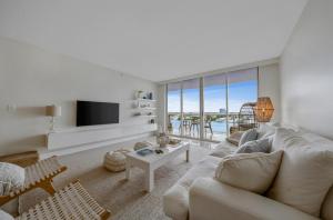 Relaxation at its Finest Water-view in Golden Bay with FREE PARKING