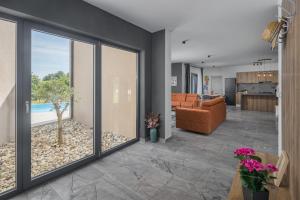 Residence Villa Manuela - Pool & Jacuzzi - Batlug