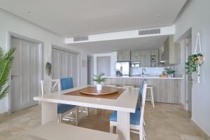 Beautiful Modern Condo At Cap Cana, Punta Cana