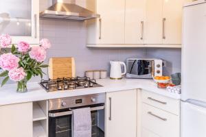 Central Birmingham Luxury House, Sleeps 6 people - 10 mins from Solihull NEC, JLR, BHX Airport, Resorts World