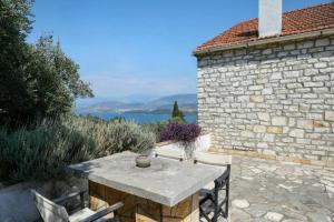 Sinies Stone Cottage - NE Corfu