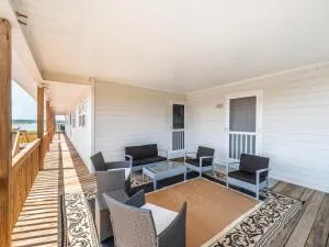 Sunrise - توبسيل بيتش