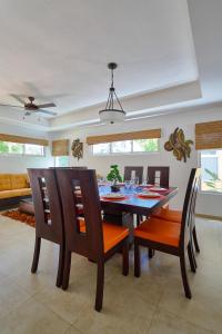 Comfy Spacious Villa W- Pool, Jacuzzi, Bbq