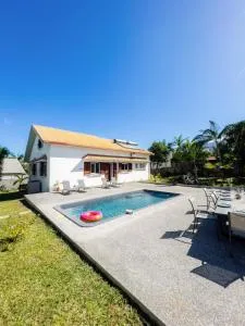 Villa à 15min de St-Pierre avec piscine, bbq, parking - 圣路易斯
