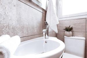 Penthouse - Amazing View in the Center of Athens