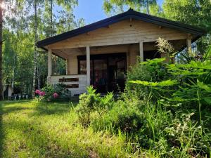 Sosnowa Odnowa - domek na Mazurach z sauną i balią