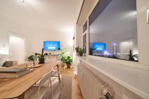 Live in the heart of Hamburg.