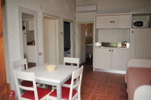 hu Norcenni Girasole village