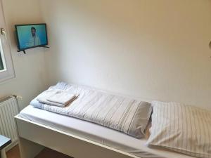 Single Room with Private External Bathroom room in Aparthotel Jonas