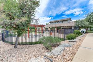 Seasonal Pool, Balcony Quiet and Cozy Aurora Condo!