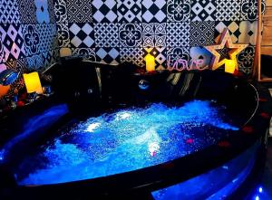 Appartements Le Chalet romantique en montagne, SPA, Ecran cinema, Lit king size, day use, 5min centre : photos des chambres