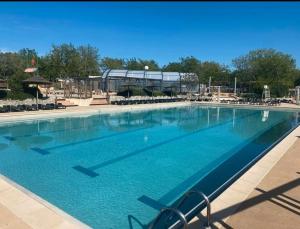 Campings Mobil home climatise 6pers. 3CH camping domaine de chaussy 5* Ardeche : photos des chambres