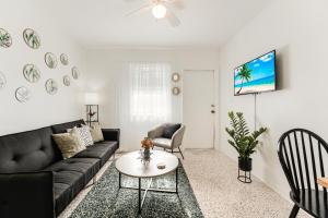 Vibrant Little Havana Apt with Parking