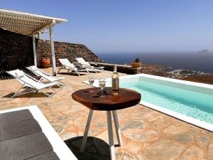 Cosy villa with private pool and amazing view