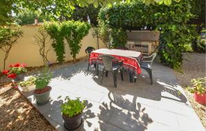 Gorgeous Home In Sorgues With Wifi