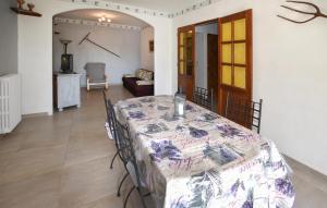 Gorgeous Home In Sorgues With Wifi